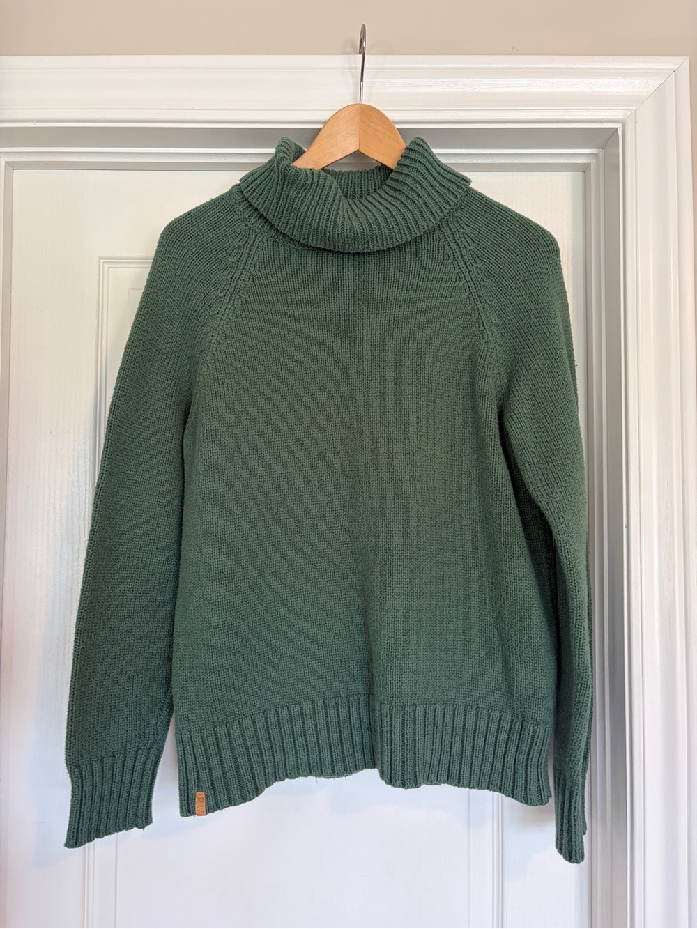 Classic Green Turtleneck Sweater - Cozy Women's Knit